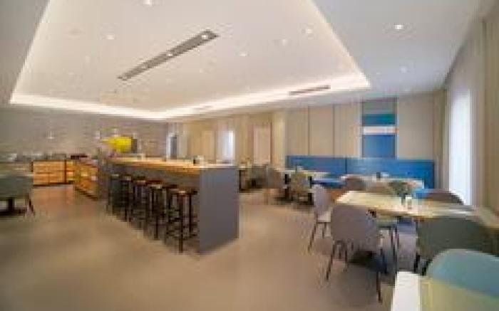 Home Inn Style Beijing Shangdi Qinghe Metro Station
