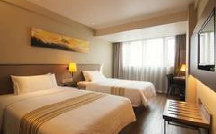 Home Inn Plus Beijing Songjiazhuang Metro Station