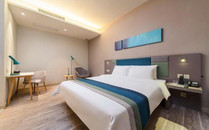Home Inn Style Zhuhai Gongbei Huanyu City Shopping Center