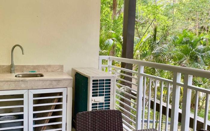 1BR Greenery View at Pico De Loro Hamilo Myna B