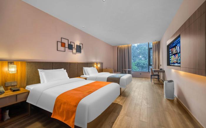 Home Inn Plus Chongqing Guanyinqiao