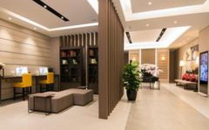Home Inn Plus Chengdu Gaoxin Global Center SKP