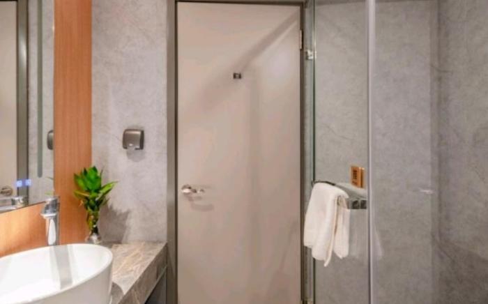 Home Inn Style Shanghai Jinqiao Yanggao Middle Road Lantian Road Metro Station