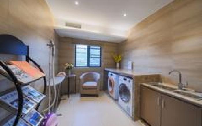 Home Inn Plus Nanjing Xinjiekou Metro Station Deji Plaza