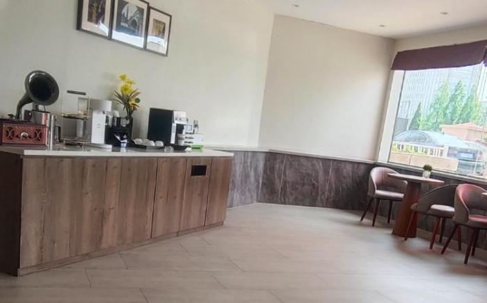 Home Inn Plus Qingdao Shandong Road May Fourth Square MixC