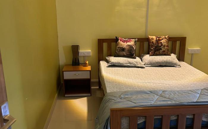 Bimban’s A quaint 1bhk with balcony.
