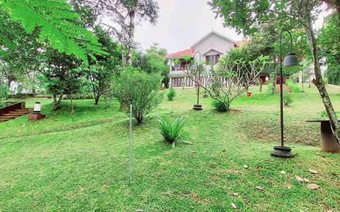 The Castle Vallakkalil Homestay Munnar