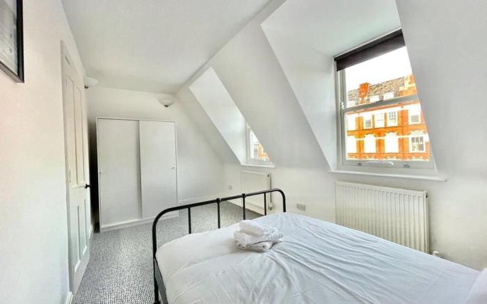 Amazing spacious 2 bed apart