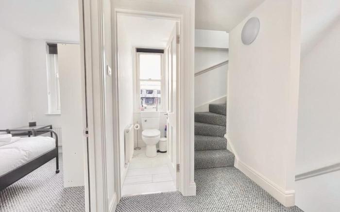 Amazing spacious 2 bed apart