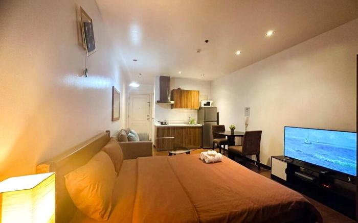 Spacious Unit in Gramercy Makati