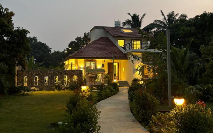 Parambi by Soumil’s Stays