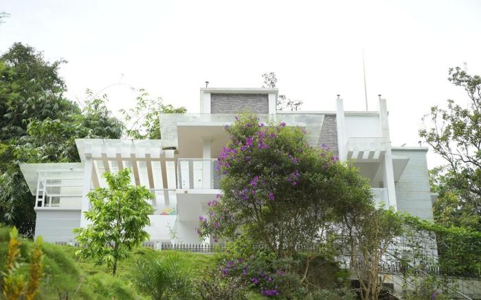 The White House, Silver Oaks Nature Retreat