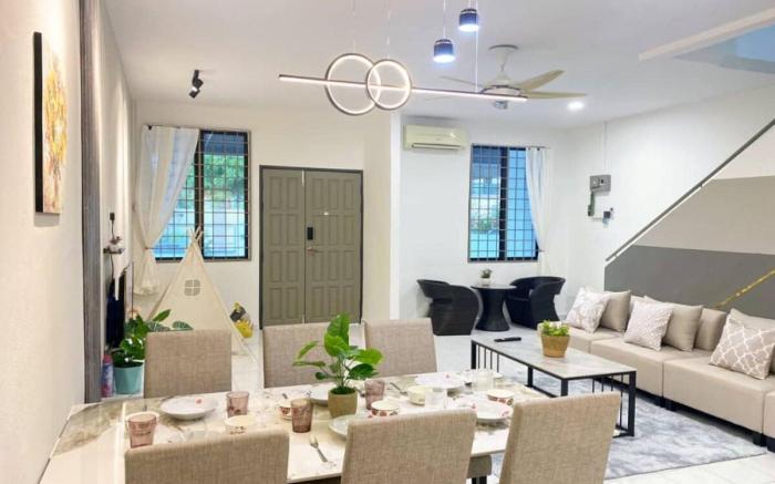 Cozy&Stylish 2StoreyHouse 9Pax@AlmaImpianRia