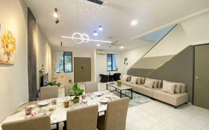 Cozy&Stylish 2StoreyHouse 9Pax@AlmaImpianRia
