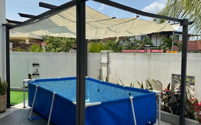 Anjong Anjang Homestay. Spacious, great location!