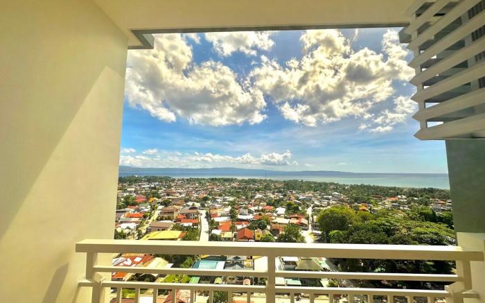 Studio unit with balcony and sea view, Verdon Parc