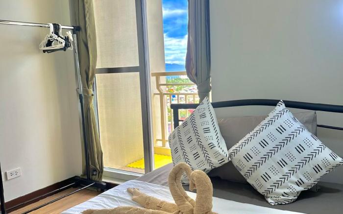 Studio unit with balcony and sea view, Verdon Parc