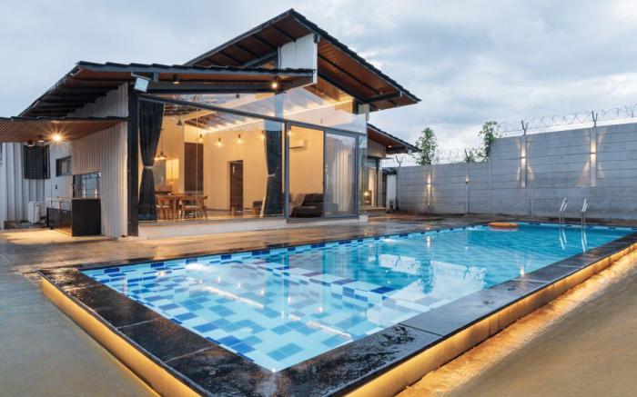 Villa White Aura