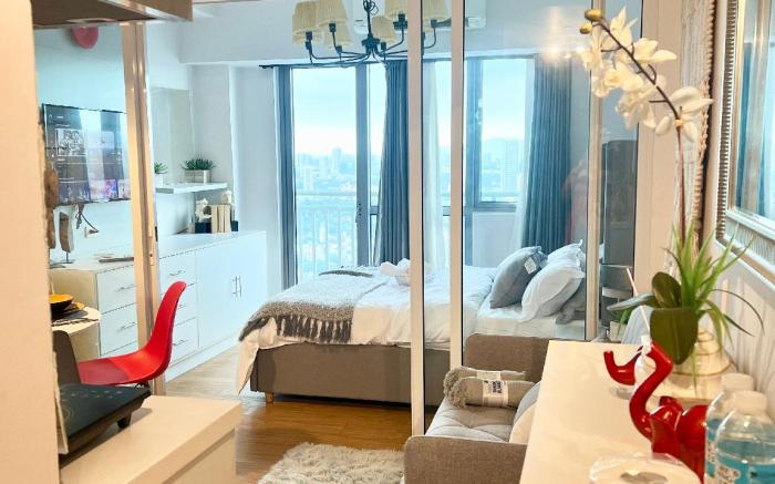 Staycation in Mandaluyong near Makati and BGC