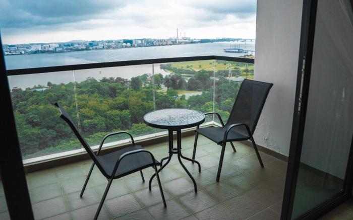 Tasteful Marina View 3BR Permas Balcony Seaview