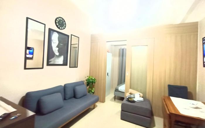 1 Bedroom with the Balcony Near MOA