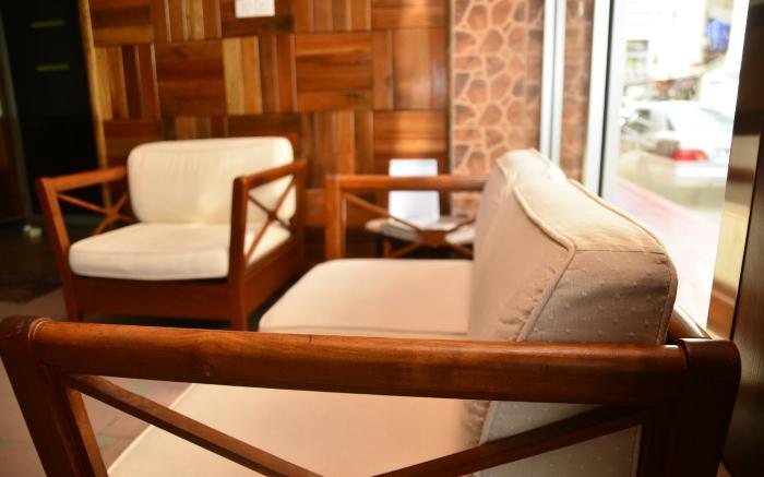 OYO 210 Hotel Five 2