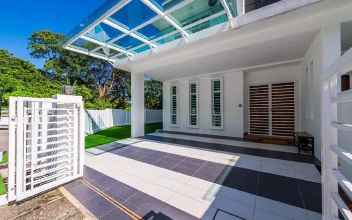 La Ferringhi Villa by BRB