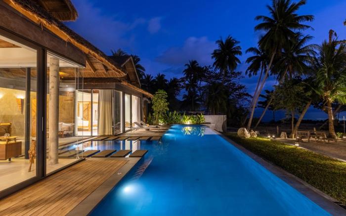 Private Beach Villa With Sunset Views-On The Sand