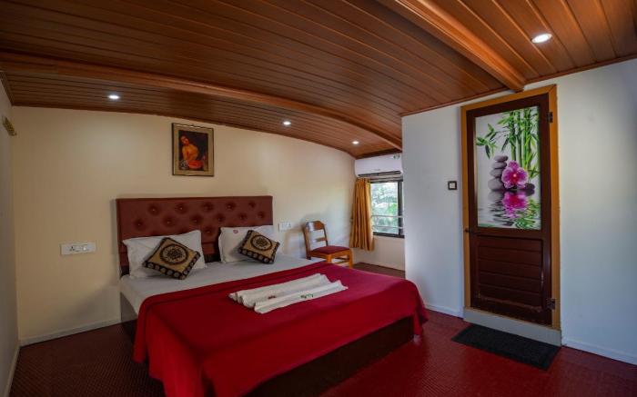 Kerala Nature Houseboat by Coco Floatel