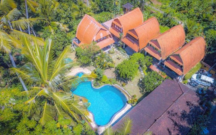 (One) BR Duplex House w/Stunning Garden & Pool