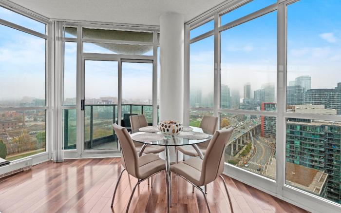 GLOBALSTAY Atlantis at Waterpark City Condos