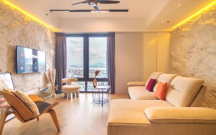 Stunning Sea View 3BR Condo, BLU by ALV Suites.