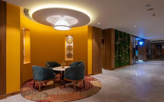 CHARMWOOD HOTEL