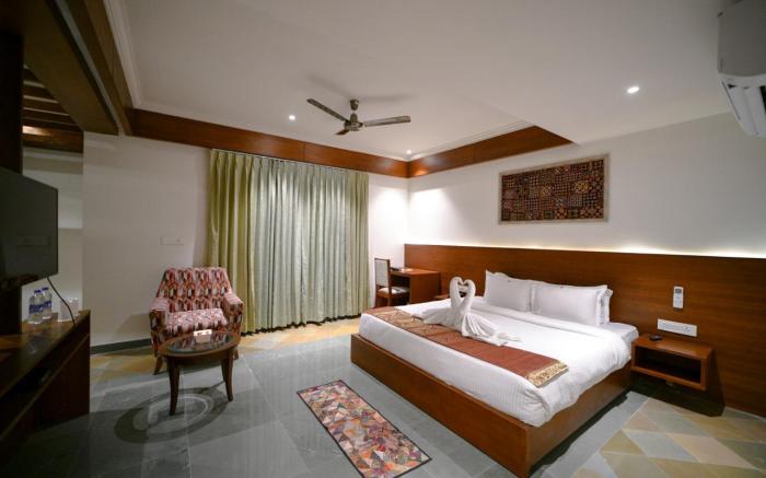 The Ramvilas - A Rooftop Pichola Lake View Hotel