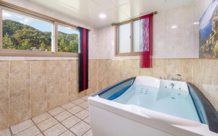 Gyeongju ClearMorning PetFriendlyPension