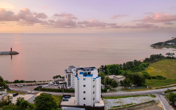 Gangneung Leventia Pool Villa