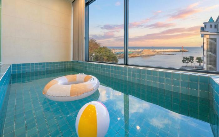 Gangneung Leventia Pool Villa