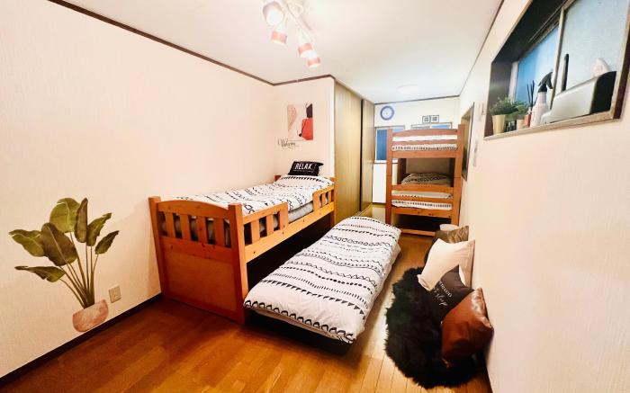 Spacious 2LDK House in Osaka / Accommodates up to 9 Persons, Family and Group Friendly