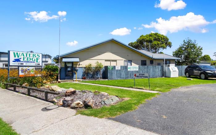 Waters Edge Holiday Park