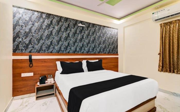 Hotel Karnataka Suites