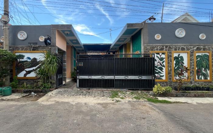 Raysha Luxury Guest House Mitra RedDoorz