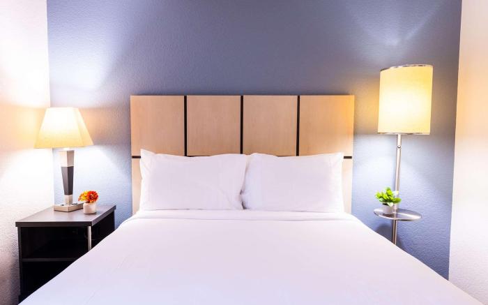 Sonesta Simply Suites Houston Brookhollow