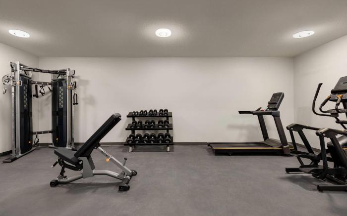 Ramada by Wyndham West Edmonton Hotel & Suites