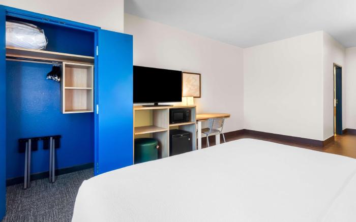 Spark by Hilton Pearland