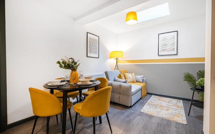 Spacious 5 bed apartment in Manchester 