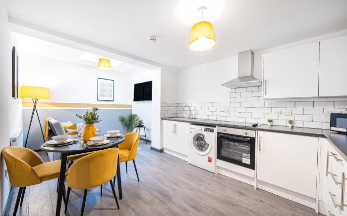 Spacious 5 bed apartment in Manchester 