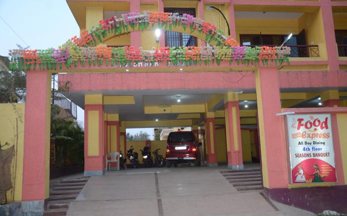 Matri Hotel and banquets 