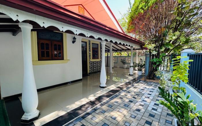 Canal View Cottage