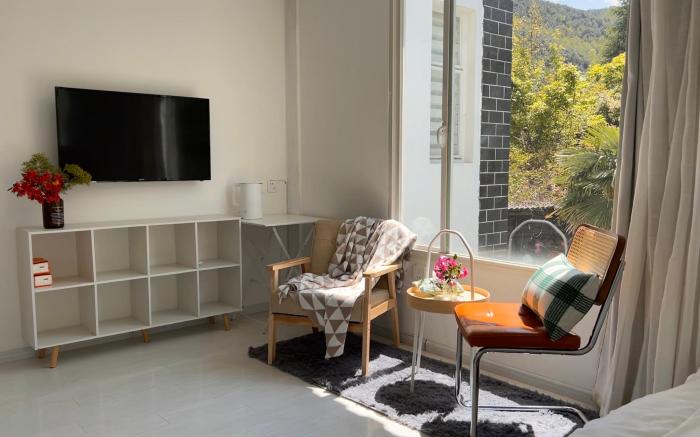 Simone's Secret Garden