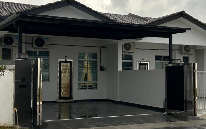 Ang Ang Homestay ~5 +2p(Wifi/Autogate)